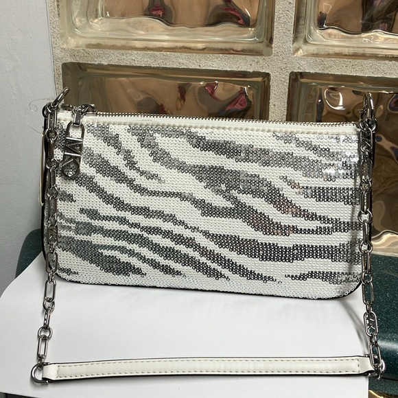 Michael Kors Empire OPT/Silver MD Chain pouchette - Picture 7 of 12